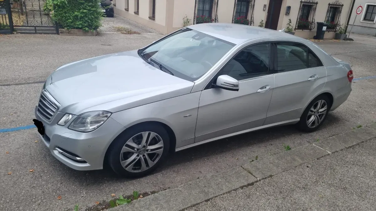 Mercedes-Benz E-Class 2010 photo 2
