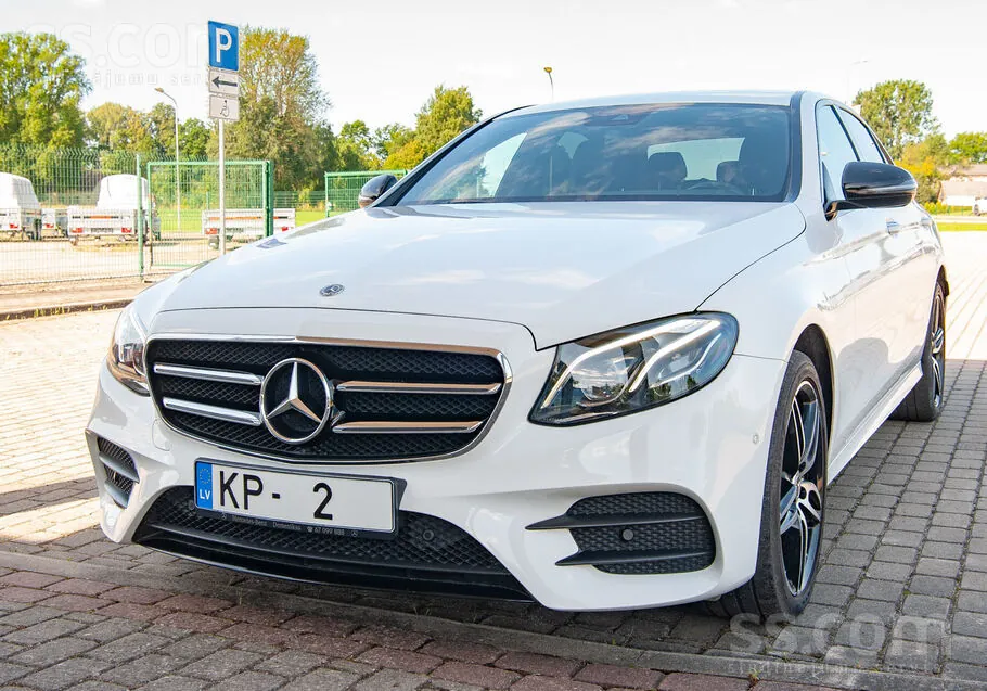 Mercedes-Benz E-Class 2017 photo 2