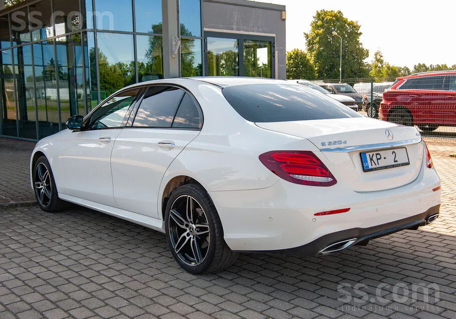 Mercedes-Benz E-Class 2017 photo 4