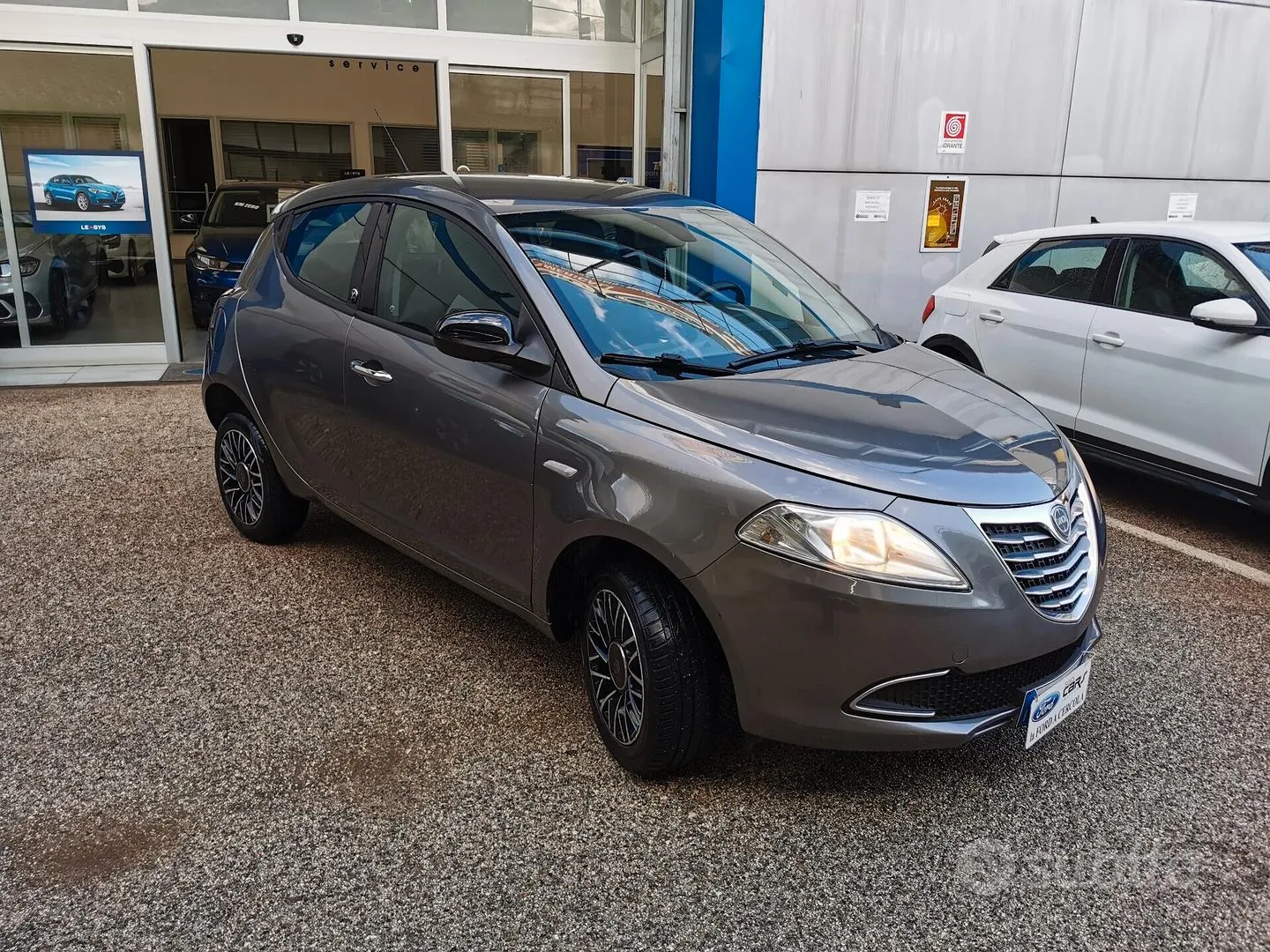 Lancia Ypsilon 2015 photo 2