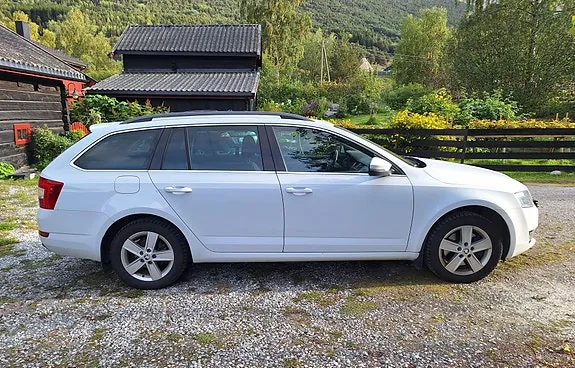 Skoda Octavia 2015 photo 2