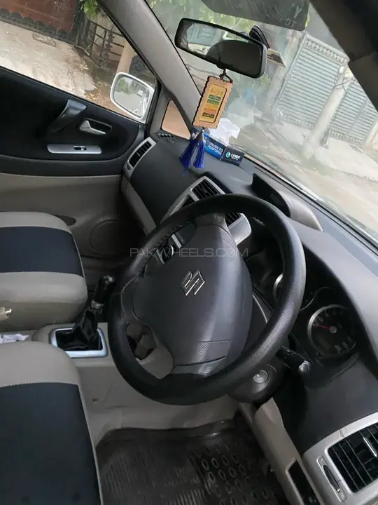 Suzuki Liana