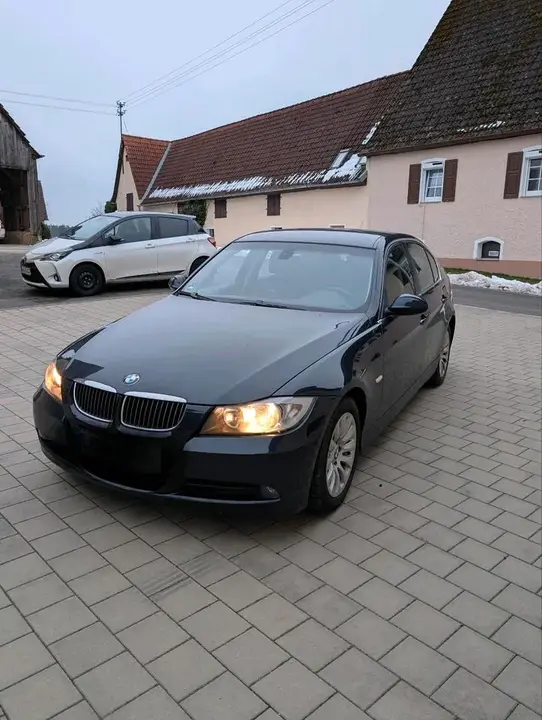 BMW E90 325I