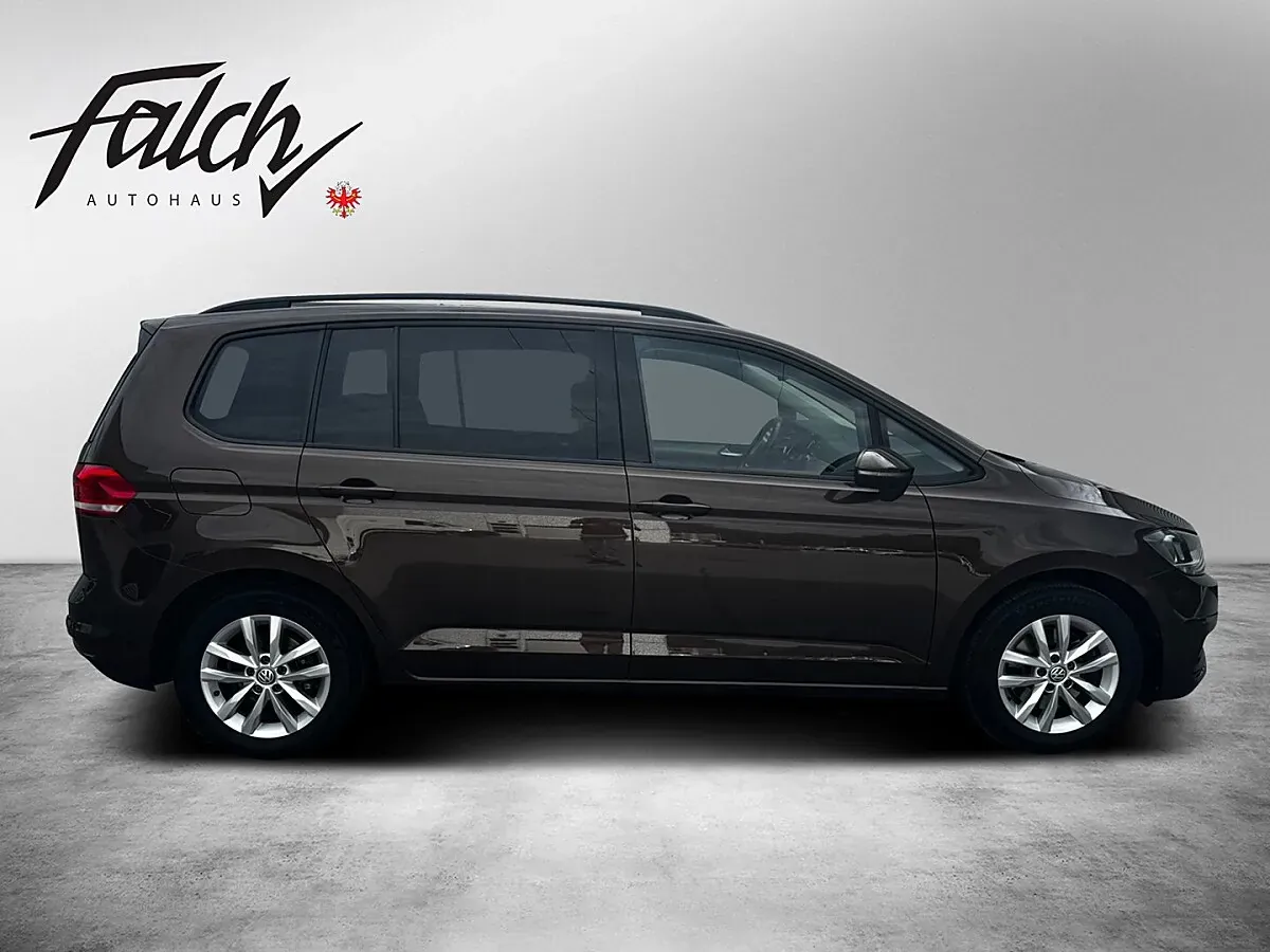 Volkswagen Touran 2016 photo 2