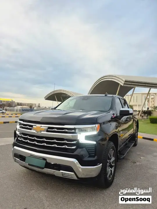 Chevrolet Silverado 2023 photo 2