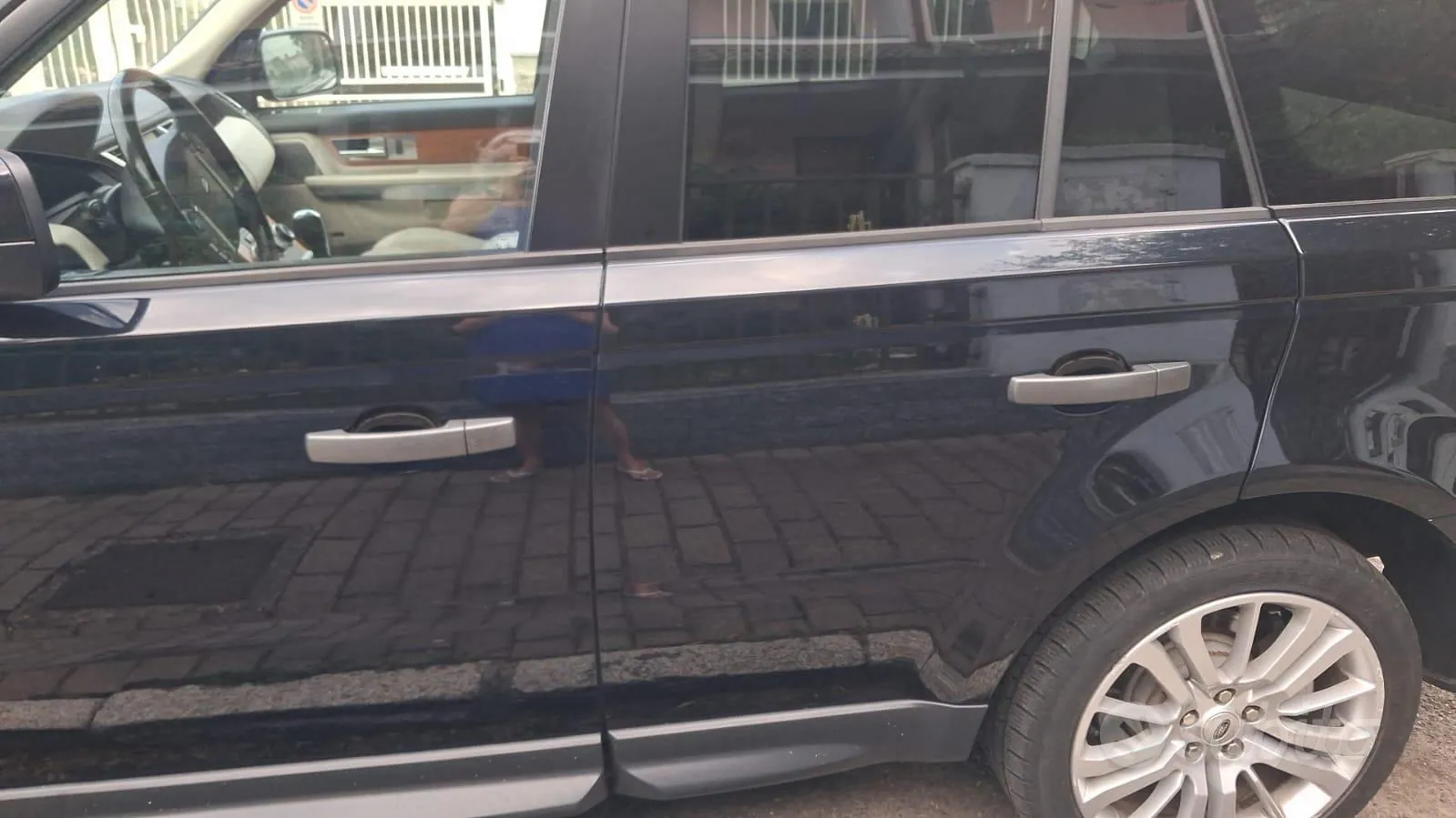 Land Rover Range Rover Sport 2010 photo 2