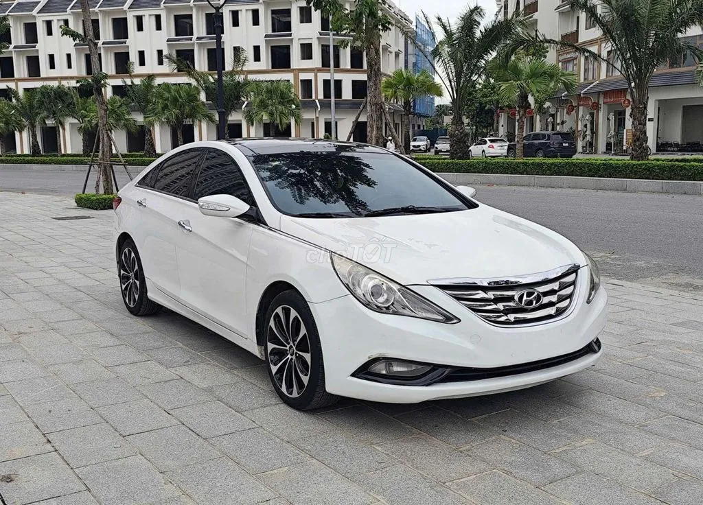Hyundai Sonata 2011 photo 2