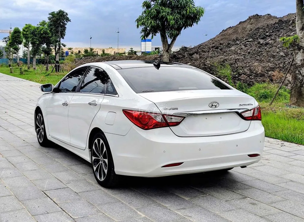 Hyundai Sonata 2011 photo 3