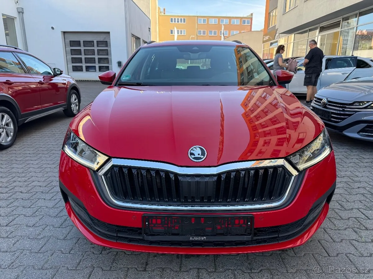 Skoda Octavia 2023 photo 2