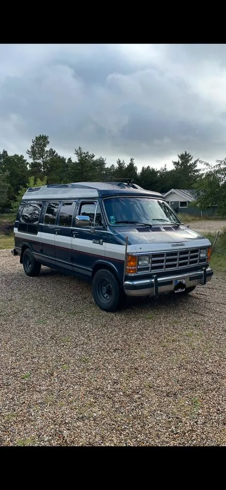 Dodge Ram Van