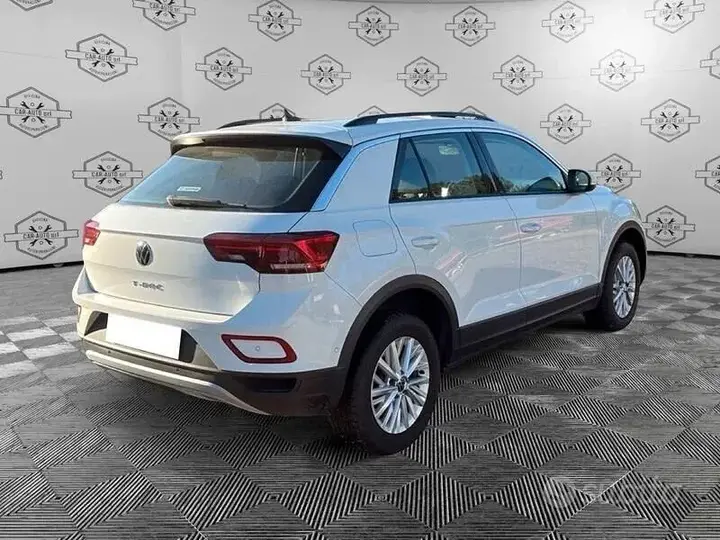 Volkswagen T-Roc 2023 photo 3