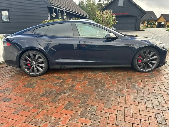 Tesla Model S 2015 photo 2