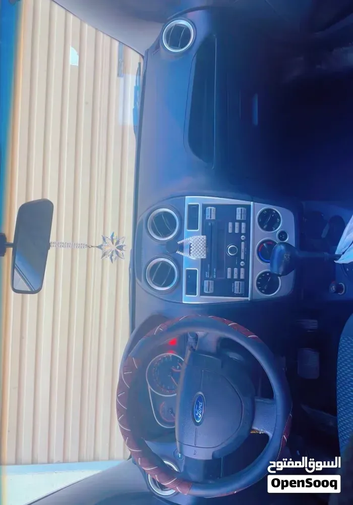 Ford Figo 2013 photo 4