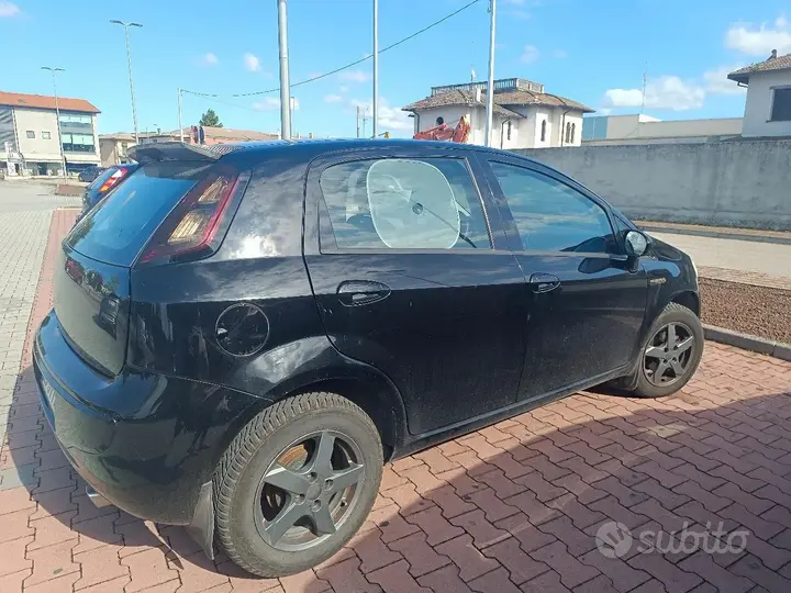 Fiat Punto Evo 2010 photo 2