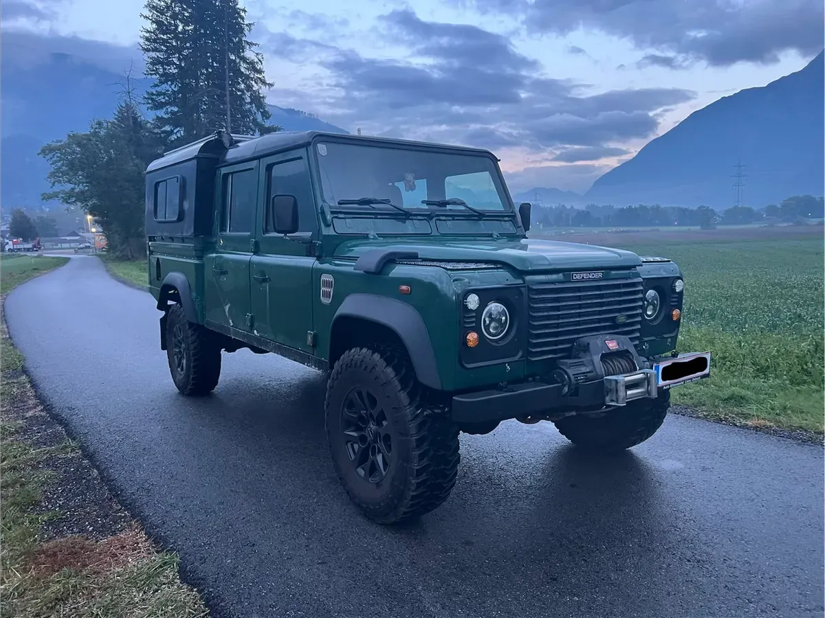 Land Rover Defender 2003 photo 2
