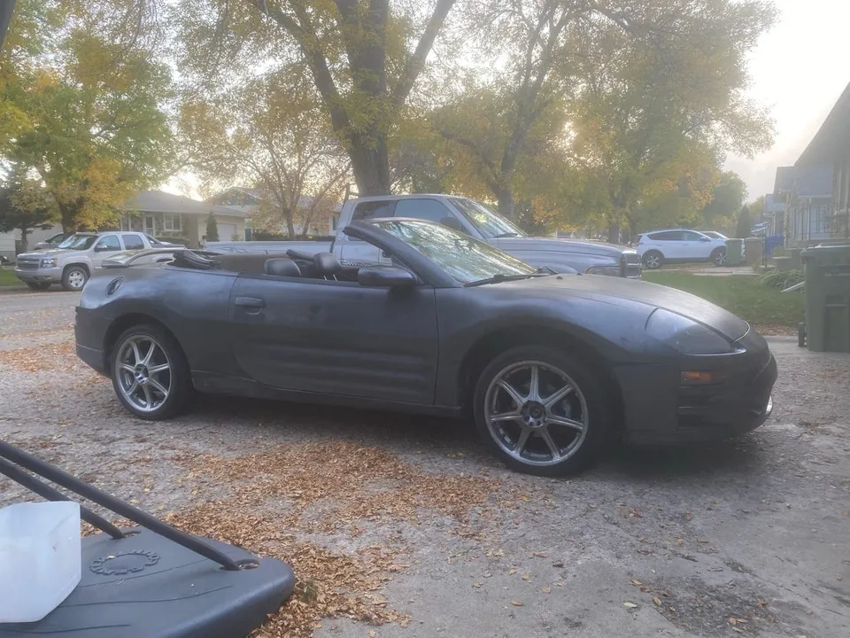 Mitsubishi Eclipse 2003 photo 2