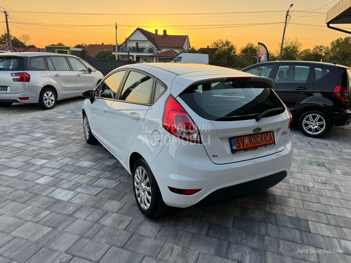 Ford Fiesta 2015 photo 3