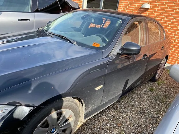 BMW 320I 2009 photo 4