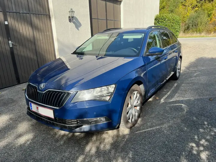 Skoda Superb 2016 photo 2
