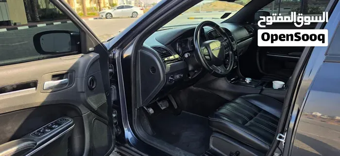 Chrysler 300 2018 photo 2