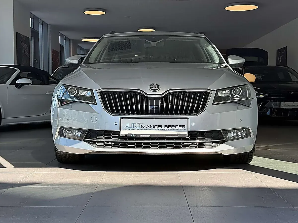 Skoda Superb 2018 photo 2