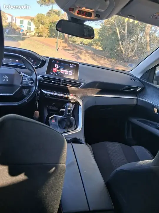 Peugeot 3008 2018 photo 3