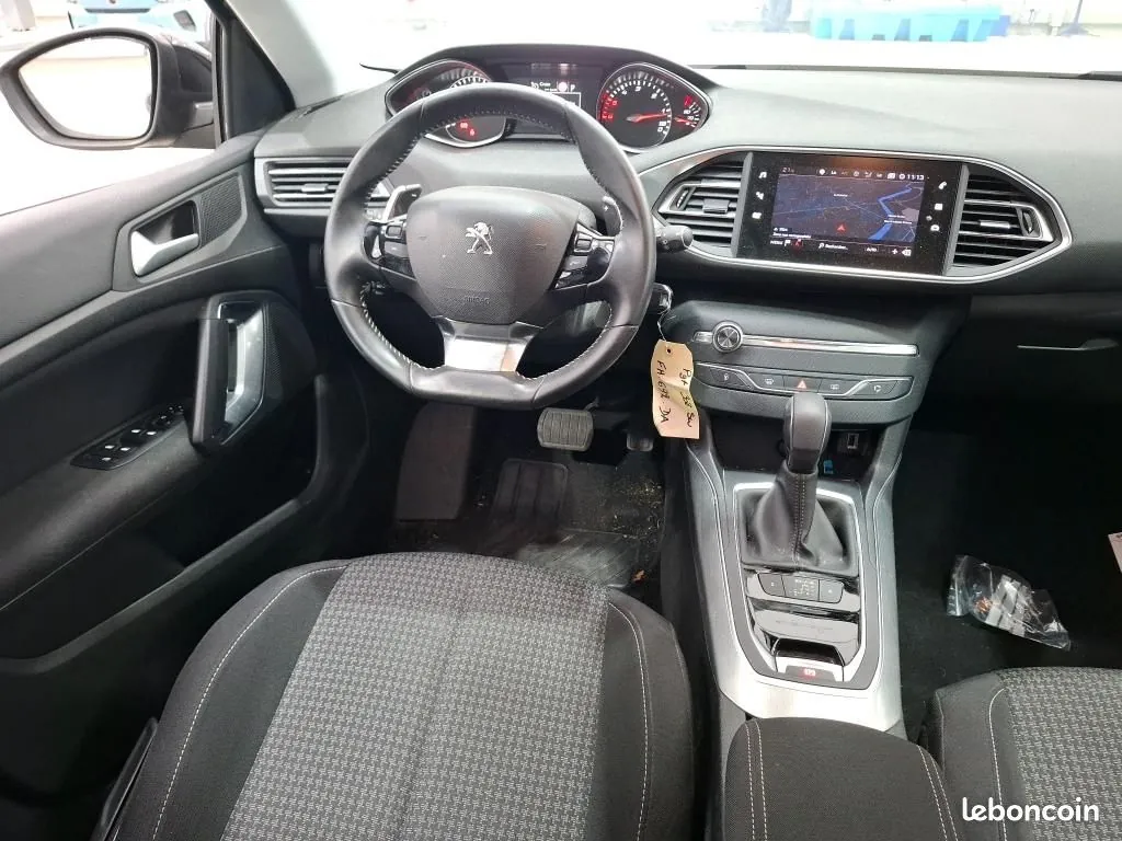 Peugeot 308 2019 photo 3