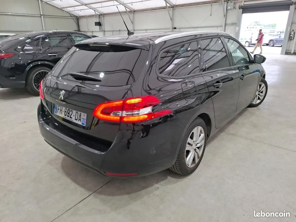 Peugeot 308 2019 photo 2