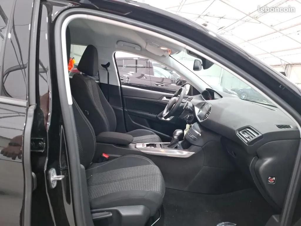 Peugeot 308 2019 photo 4