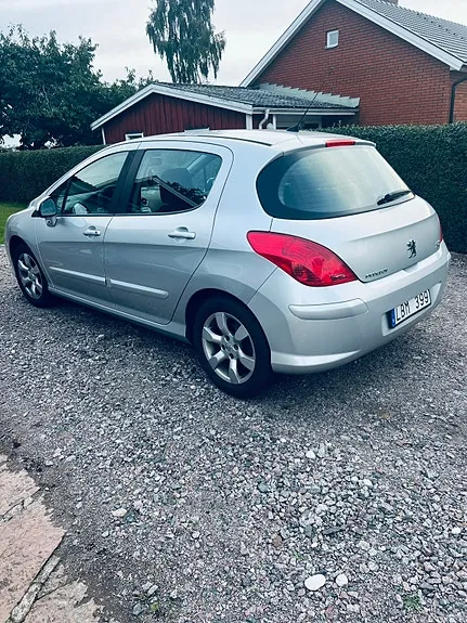 Peugeot 308 2010 photo 2