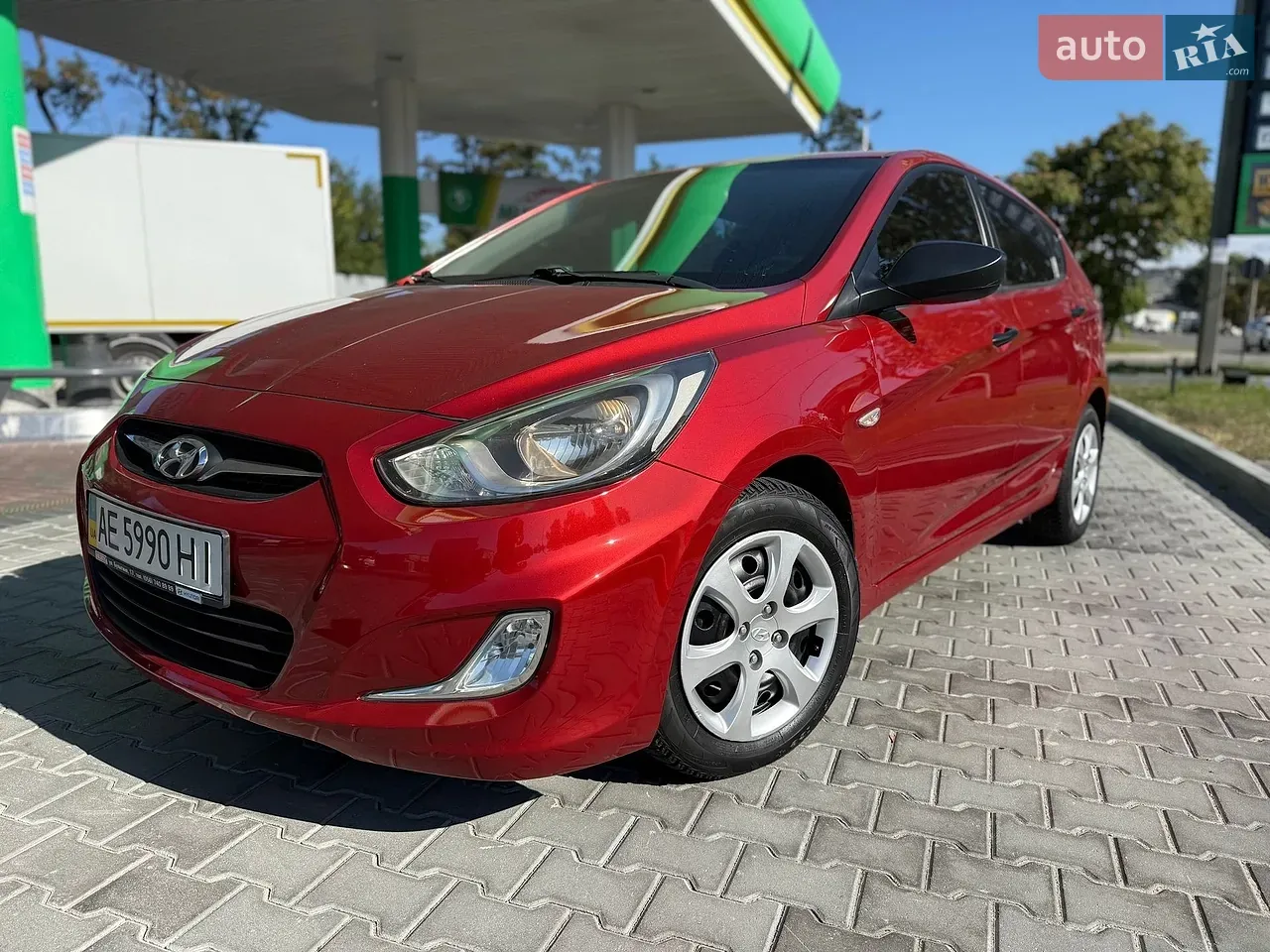 Hyundai Accent 2013 photo 3