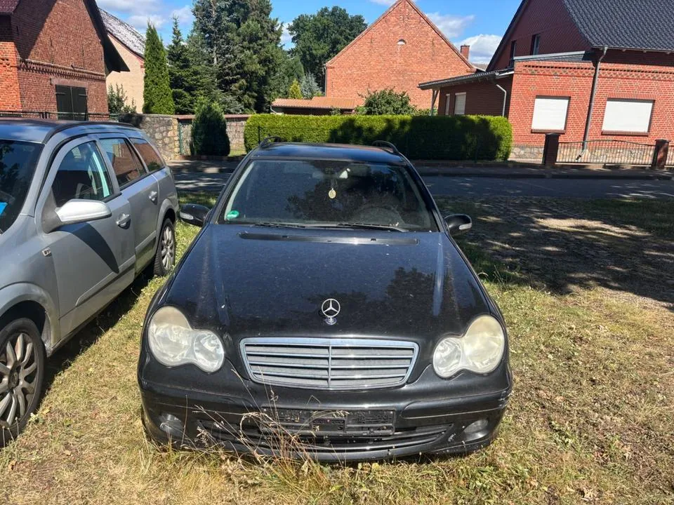 Mercedes-Benz C200