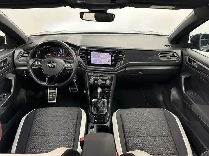 Volkswagen T-Roc 2018 photo 2
