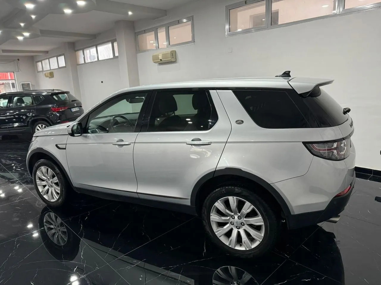Land Rover Discovery Sport 2015 photo 3
