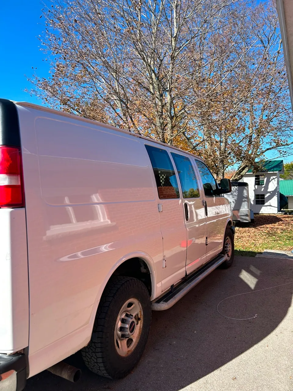 GMC Savana 2017 photo 2