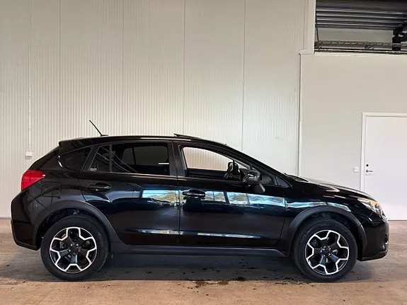 Subaru Xv 2015 photo 2
