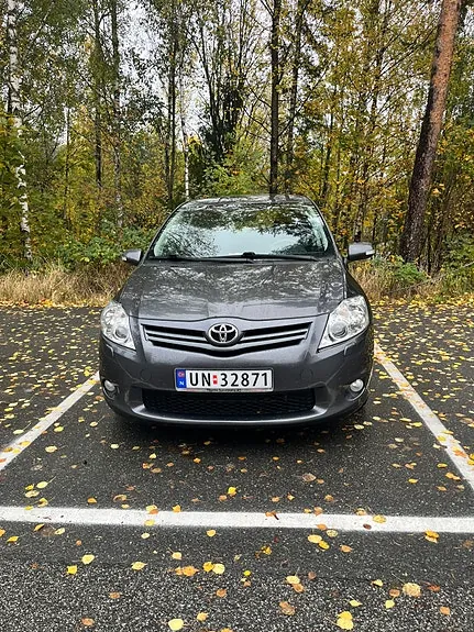 Toyota Auris 2011 photo 4
