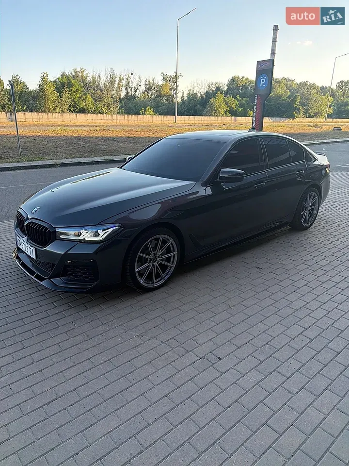 BMW 5 Series 2017 photo 2