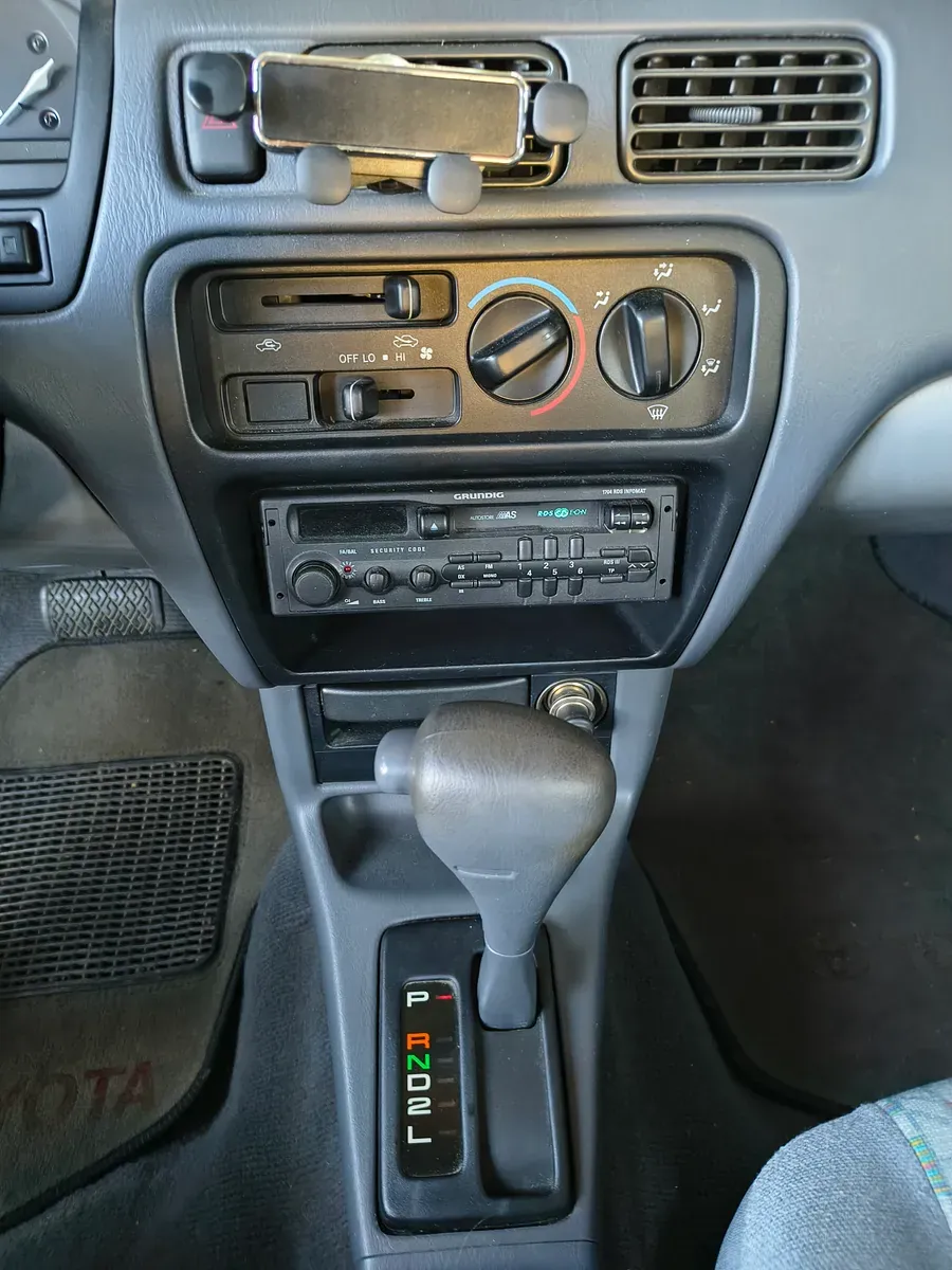 Toyota Starlet 1996 photo 3