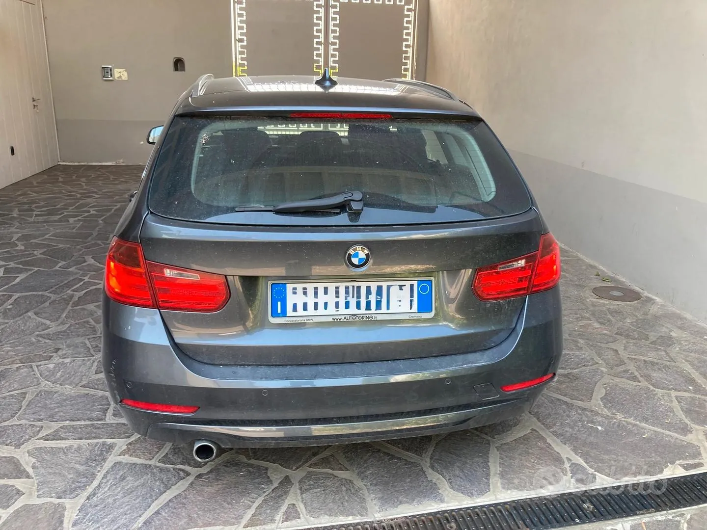 BMW 318 Touring 2015 photo 2