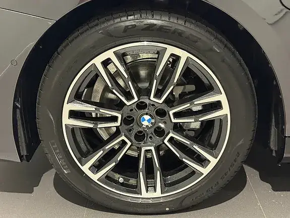 BMW 530E 2027 photo 5