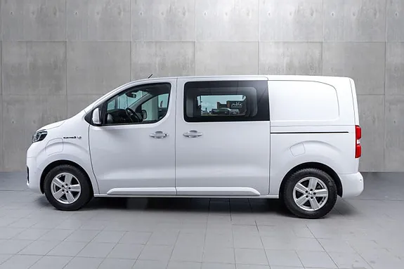 Toyota Proace 2023 photo 2