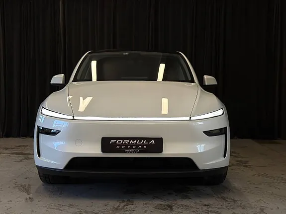 Tesla Model Y 2025 photo 2