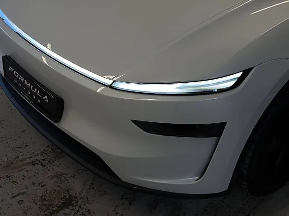 Tesla Model Y 2025 photo 4