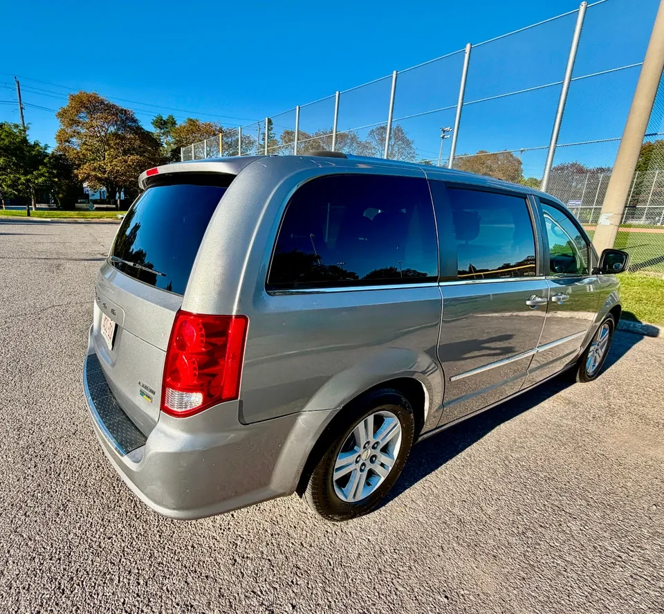 Dodge Caravan 2014 photo 4