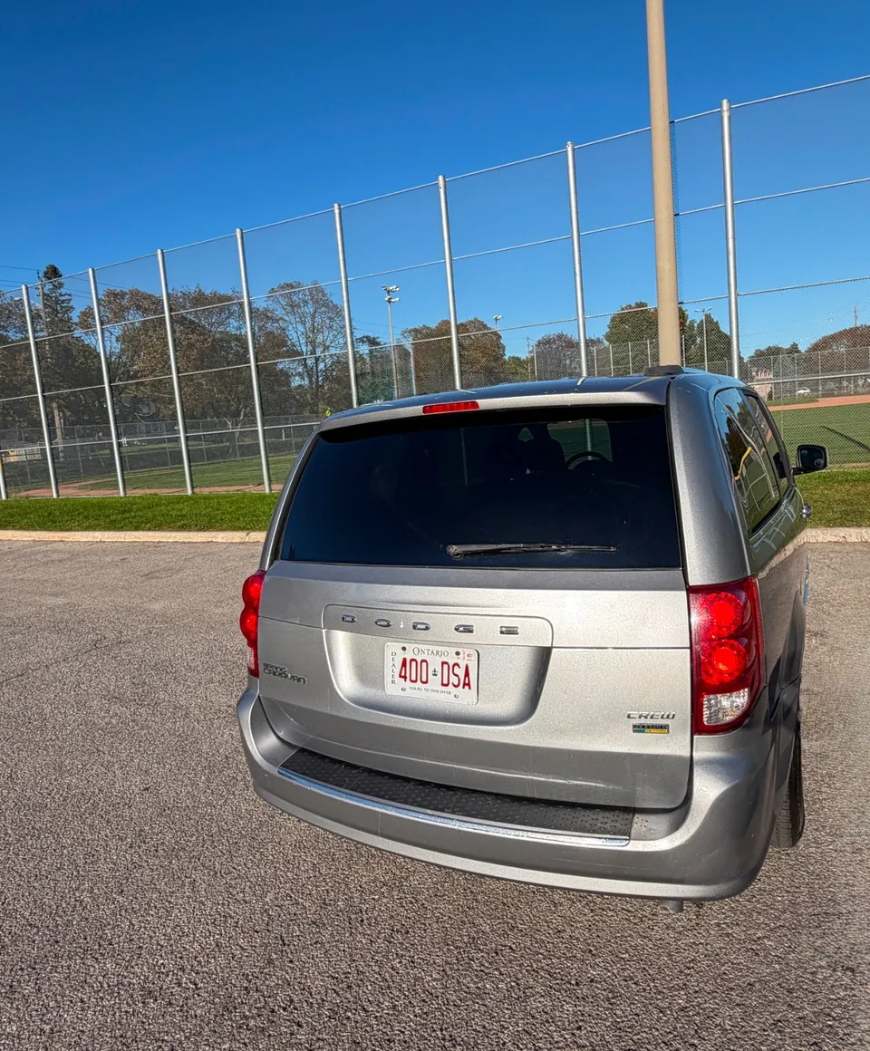 Dodge Caravan 2014 photo 2
