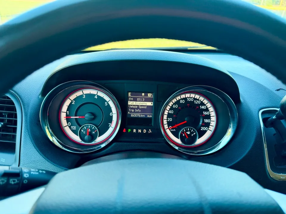 Dodge Caravan 2014 photo 3