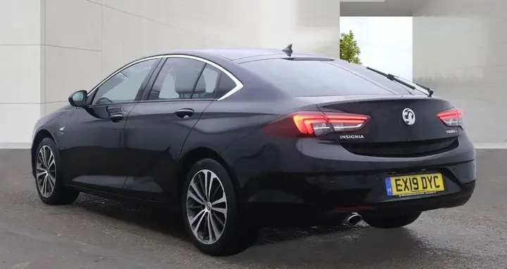 Vauxhall Insignia 2019 photo 2