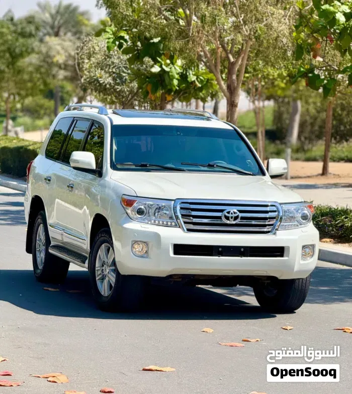 Toyota Land Cruiser 2014 photo 2