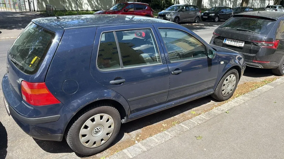 Volkswagen Golf 2002 photo 2